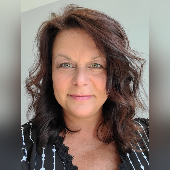 Quality Brand Name Woman's Clothing - Picture 2 of 2